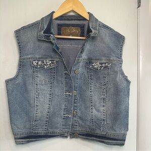 Wall Flower Y2K Rhinestone Denim Jean Vest. Light Wash. Size: Large.